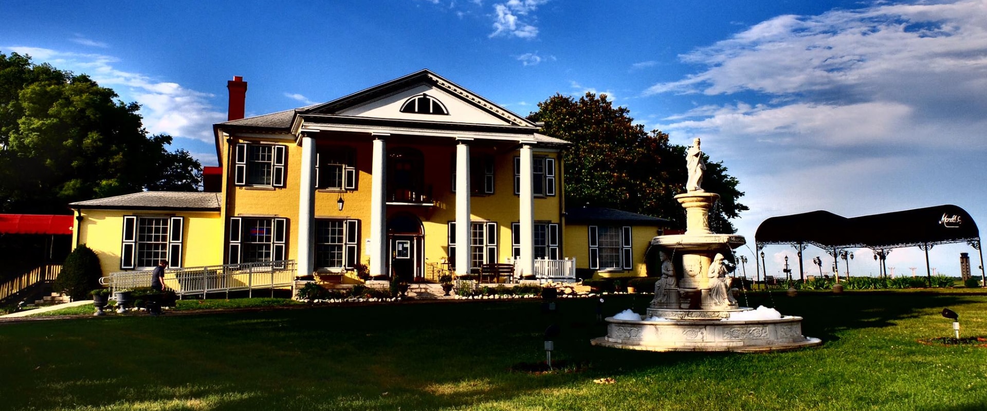 Discover Monell's Dining & Catering in Nashville