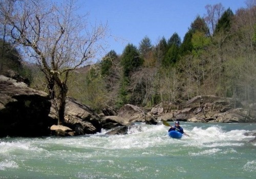 Kayaking on the Cumberland River: An Overview